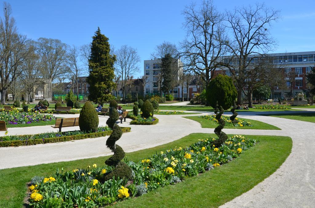 Logis Hotel Saint Martin Orleans Luaran gambar